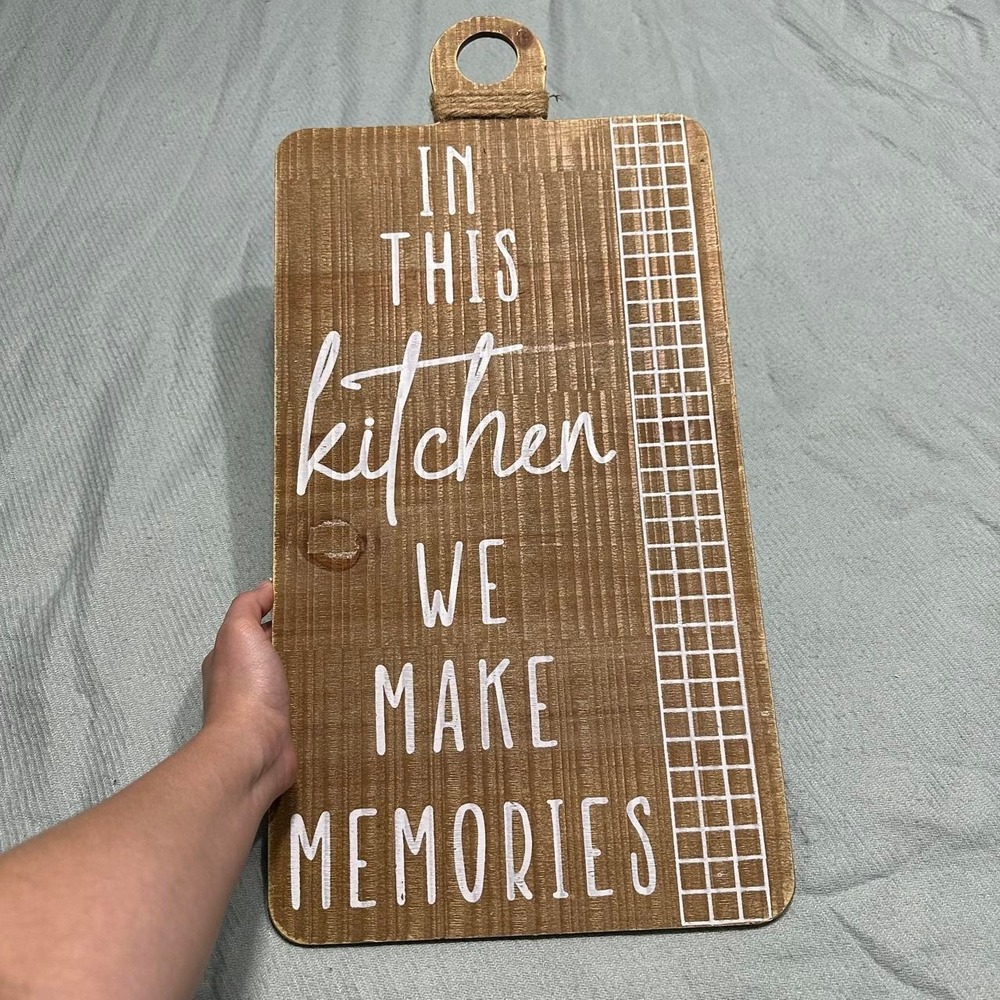 Farmhouse Cutting Board Style Kitchen Sign "We Make Memories" Decor
